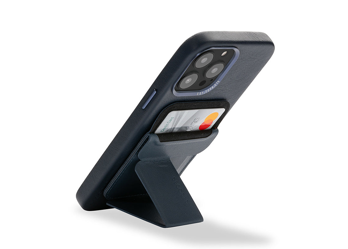 Decoded MagSafe Card/Stand Sleeve V2 - Marinblå