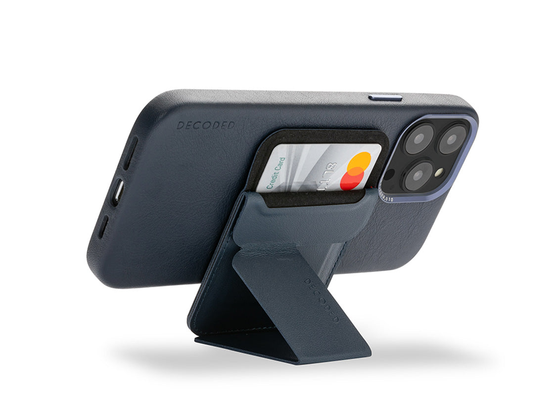 Decoded MagSafe Card/Stand Sleeve V2 - Marinblå