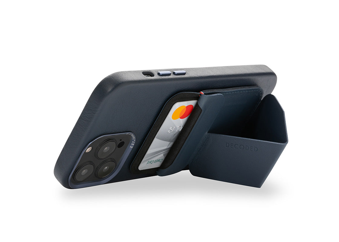 Decoded MagSafe Card/Stand Sleeve V2 - Marinblå