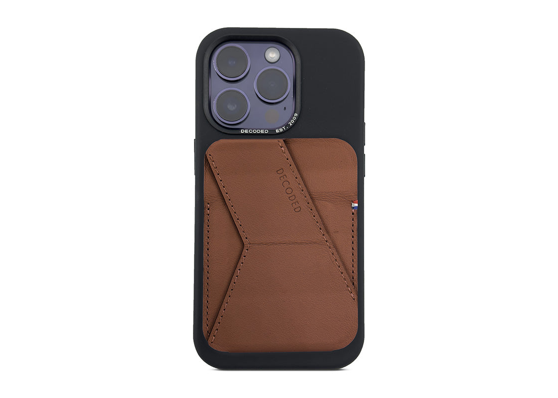 Decoded MagSafe Card/Stand Sleeve V2 - Tan