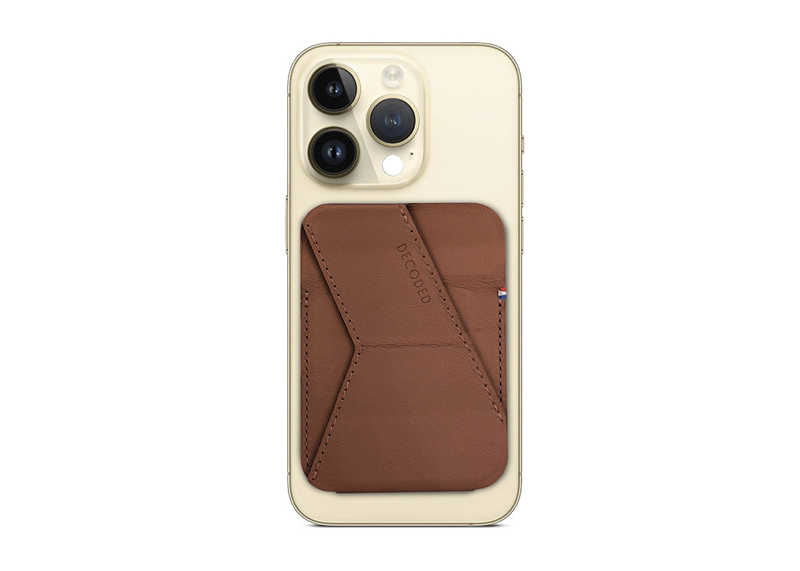 Decoded MagSafe Card/Stand Sleeve V2 - Tan