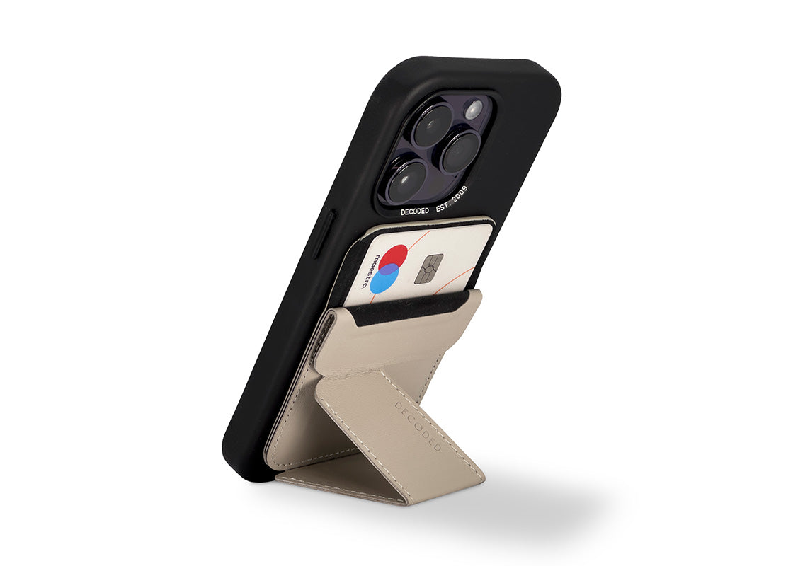 Decoded MagSafe Card/Stand Sleeve V2 - Clay