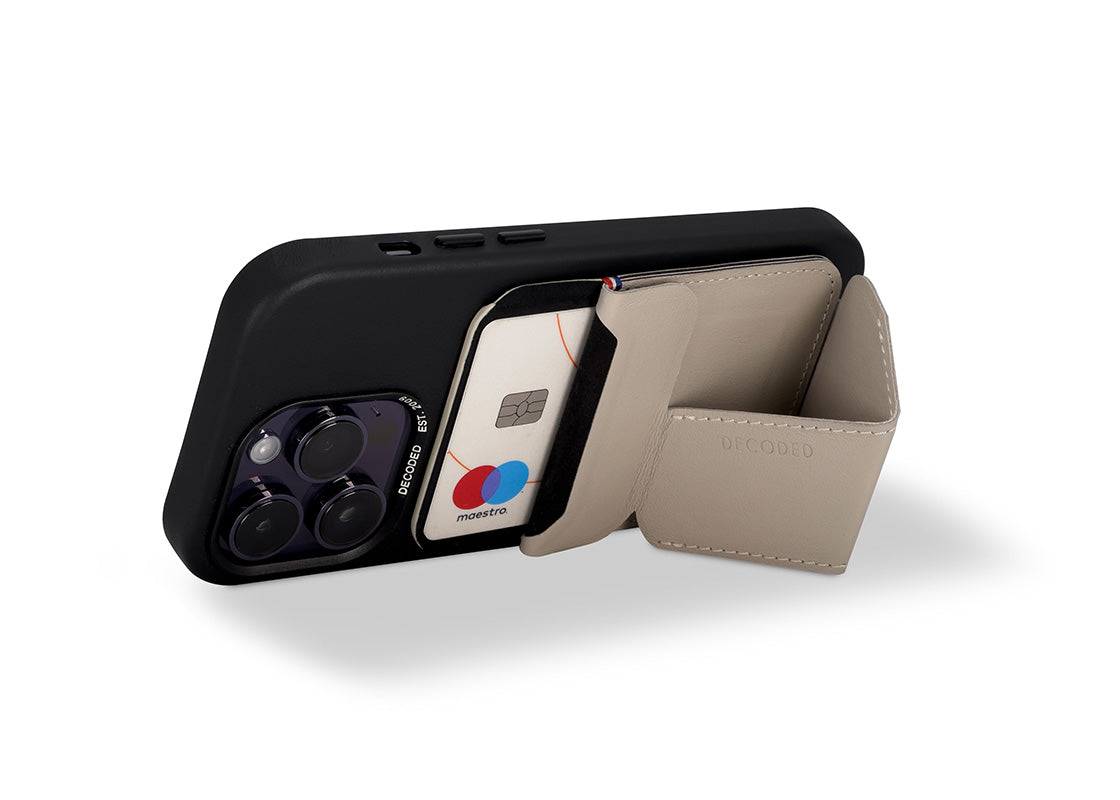 Decoded MagSafe Card/Stand Sleeve V2 - Clay