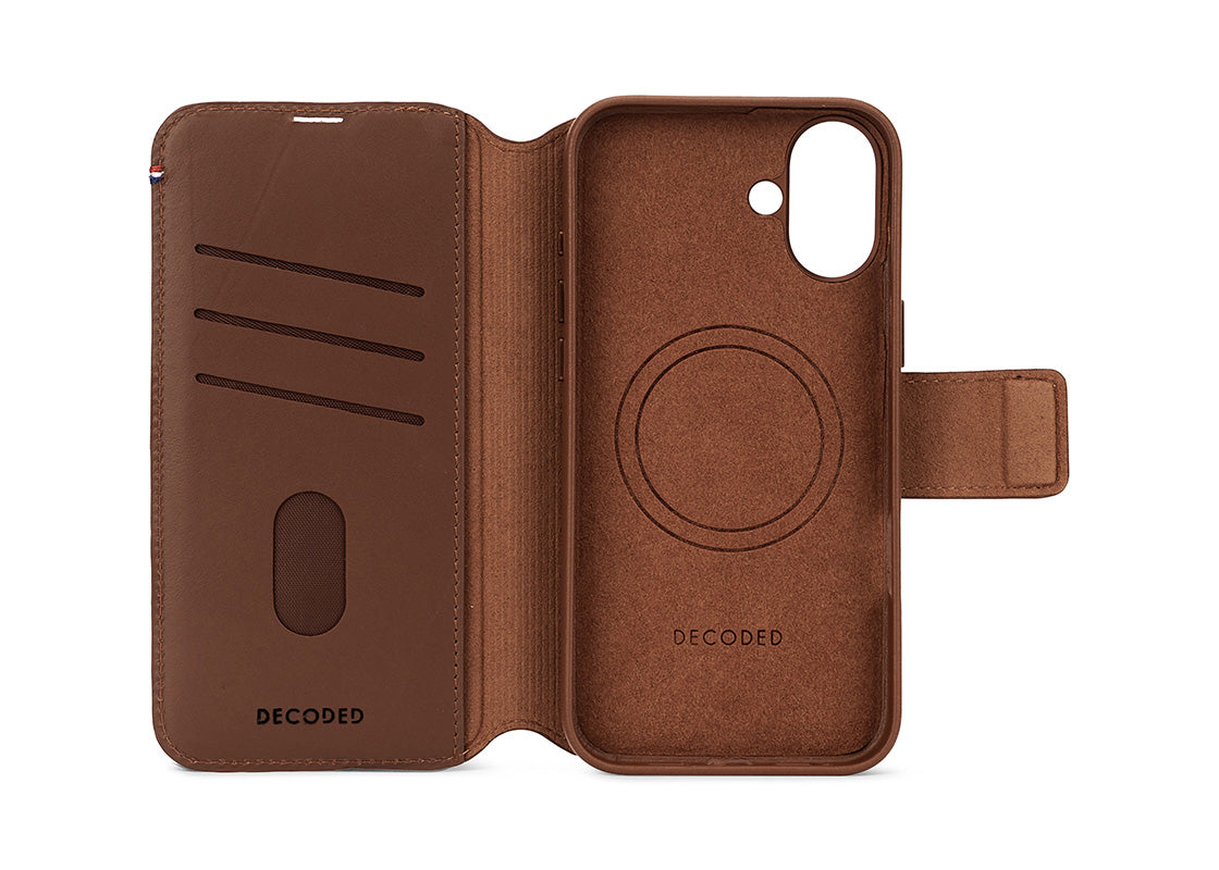 Decoded Plånboksfodral för iPhone 16 - Tan