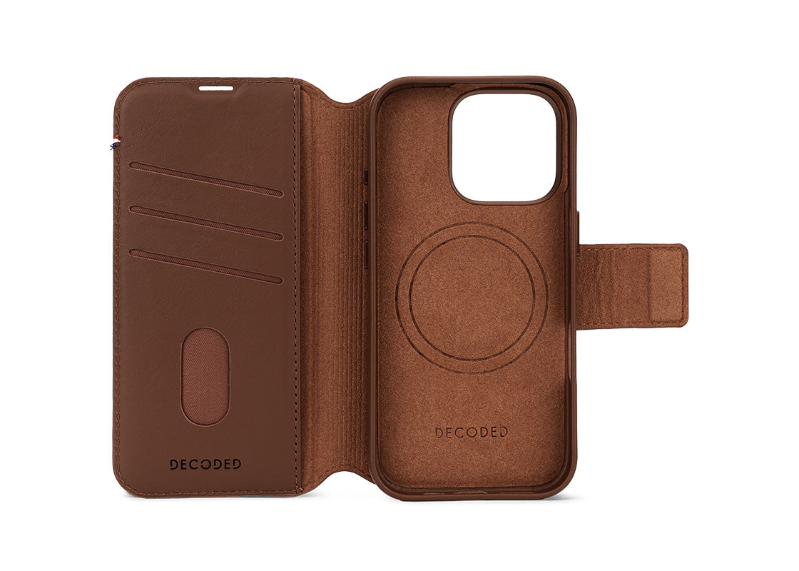 Decoded Plånboksfodral för iPhone 16 Pro - Tan