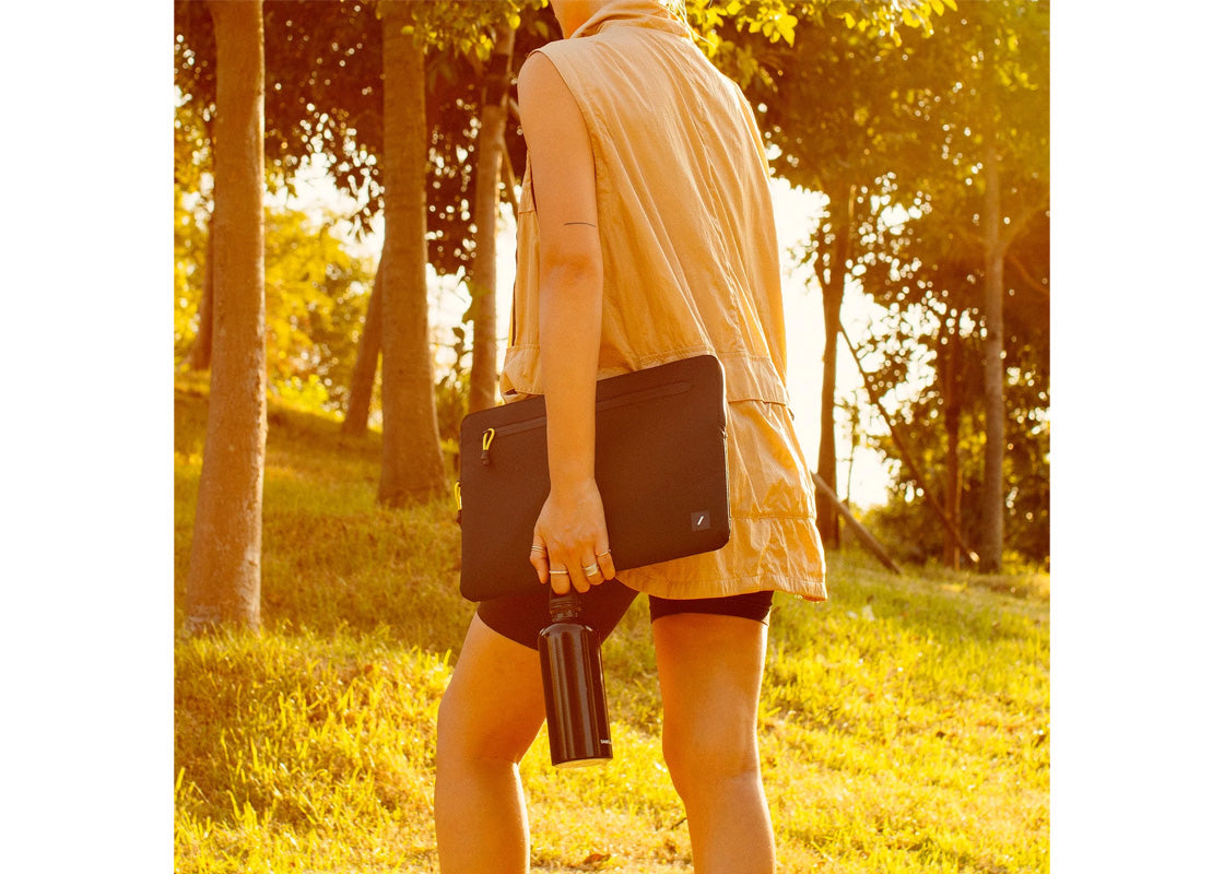 Native Union Ultralight Sleeve 14-tum - Svart