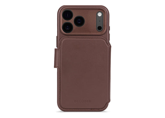 Decoded Leather Detachable Wallet for iPhone 17 Pro Max - Brun