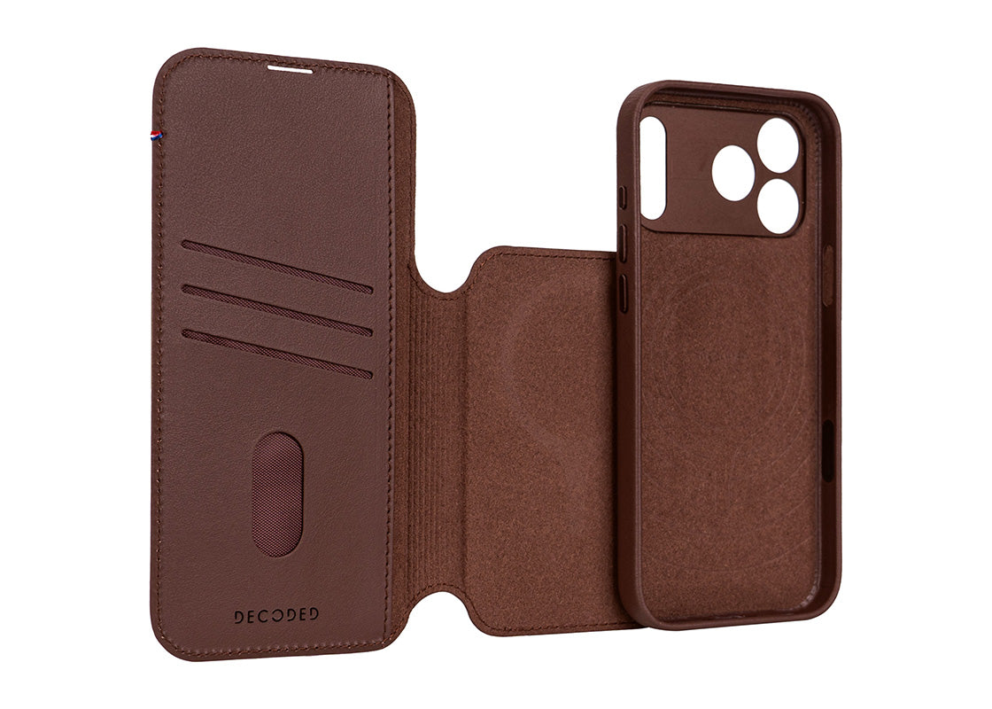Decoded Leather Detachable Wallet for iPhone 17 Pro Max - Brun