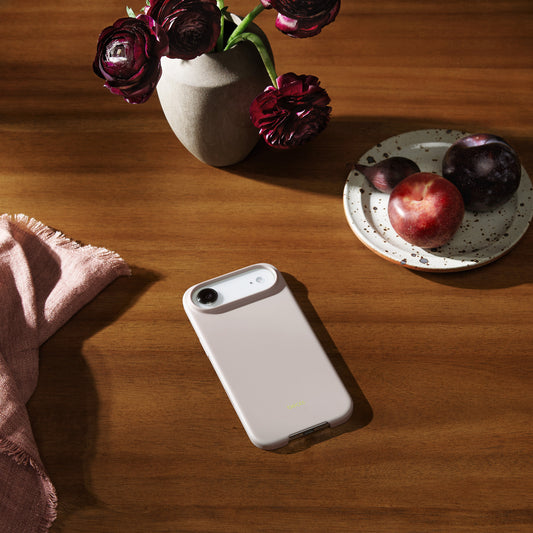 Beats-skal med MagSafe och kamerareglage till iPhone Air – kalksten