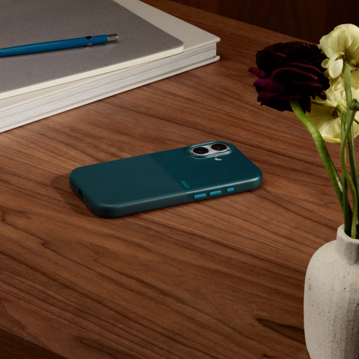 Beats Rugged-skal med MagSafe och kamerareglage till iPhone 17 – rockyblå