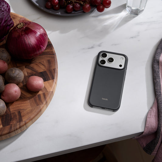 Beats-skal med MagSafe och kamerareglage till iPhone 17 Pro – granitgrå