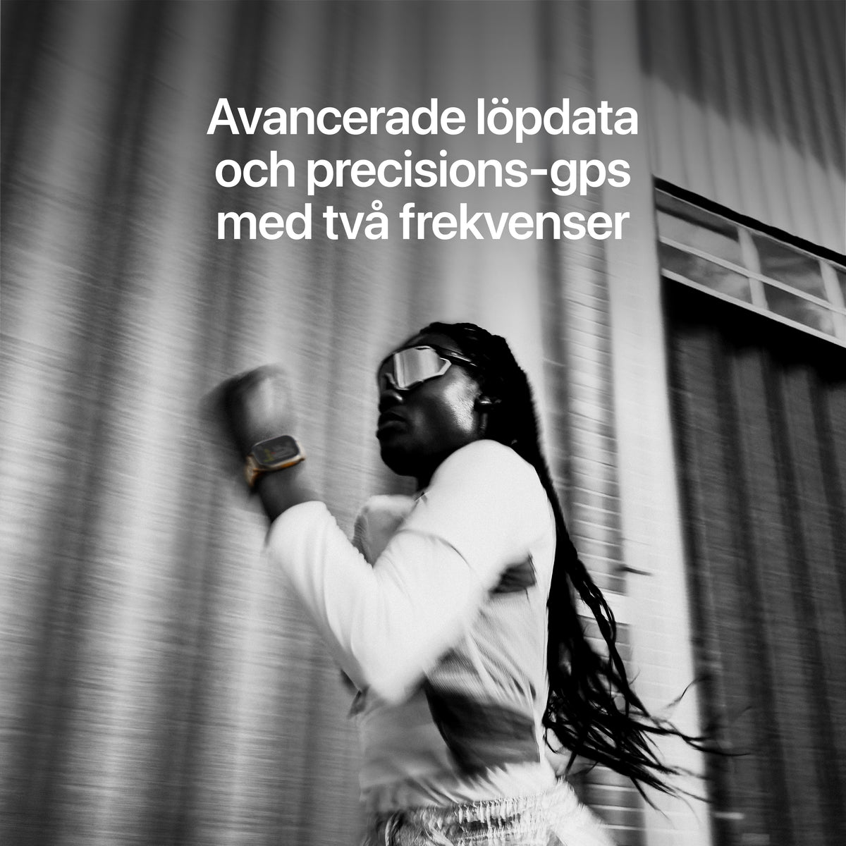 Apple_Watch_Ultra_4_49mm_GPS_plus_Cellular_Natural_Titanium_Alpine_Loop_Desert_PDP_Image_Position_7__sv-SE