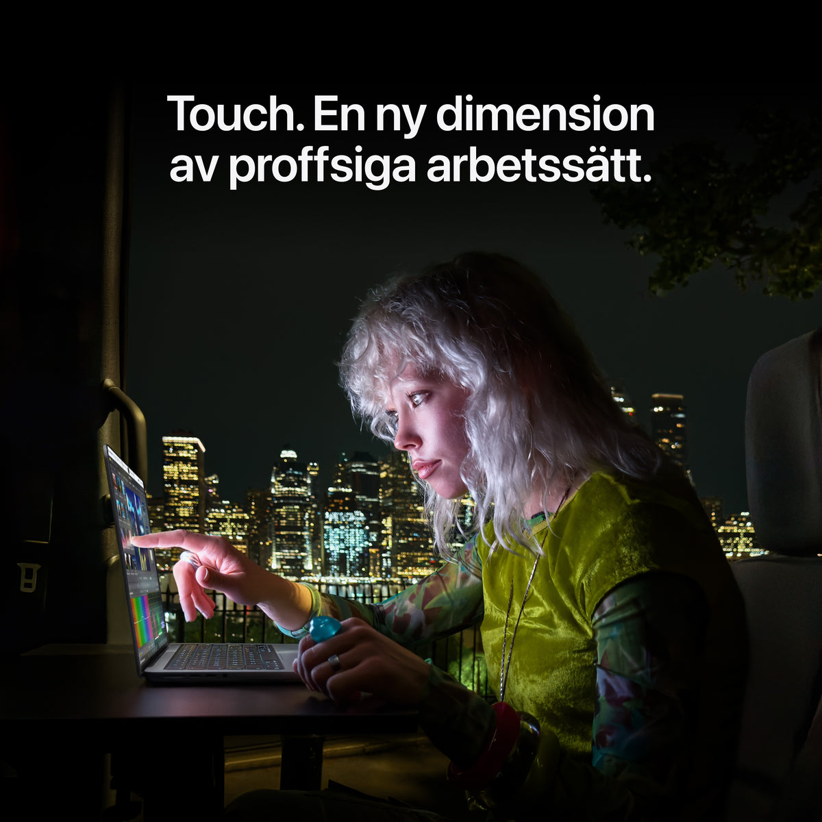 MacBook_Pro_PROLED_XDR_Display_16-in_M5_Max_Space_Black_PDP_Image_Position_4__sv-SE