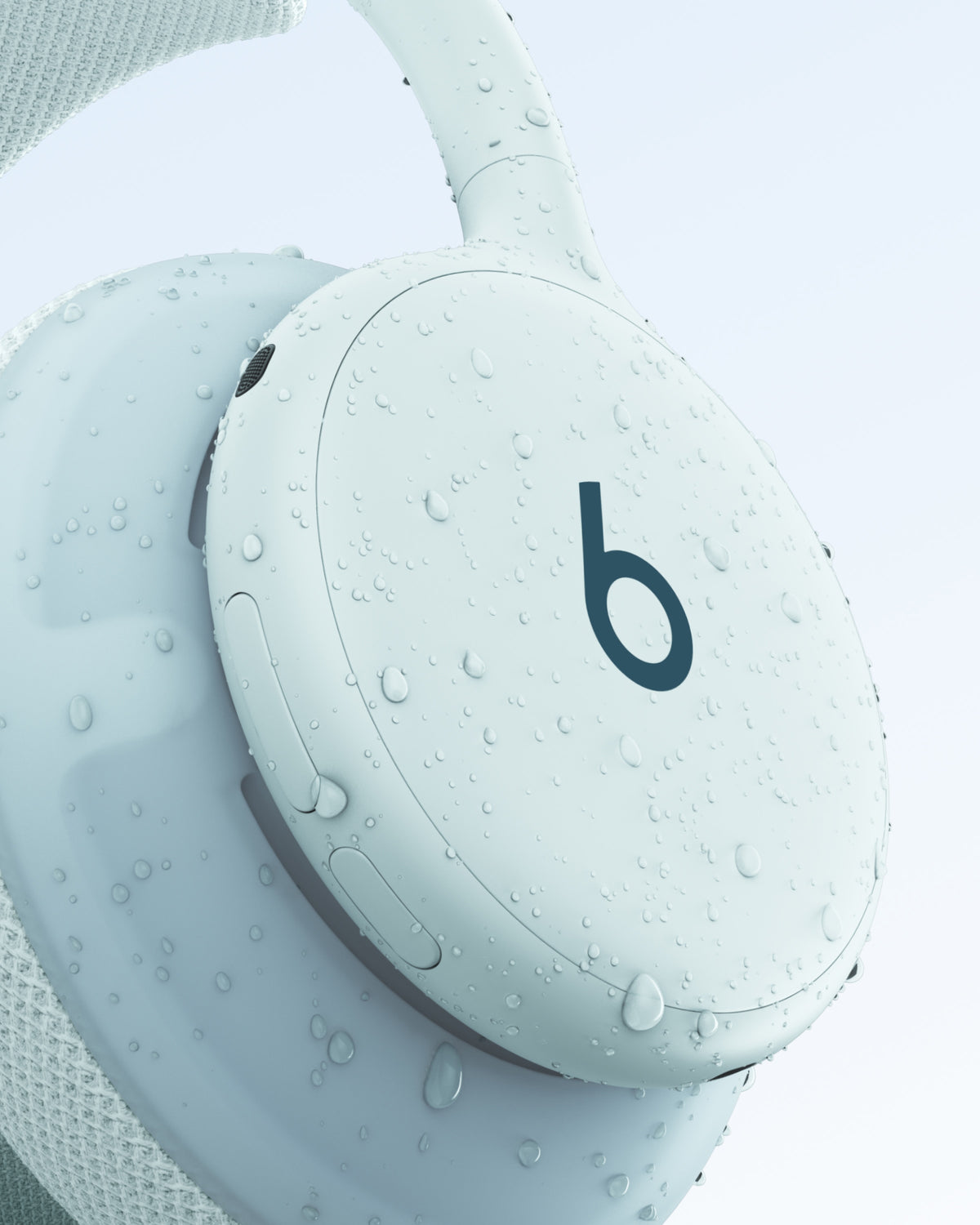 Beats 360 Over-Ear Headphones - Sky with Sky Performance Knit Cushions